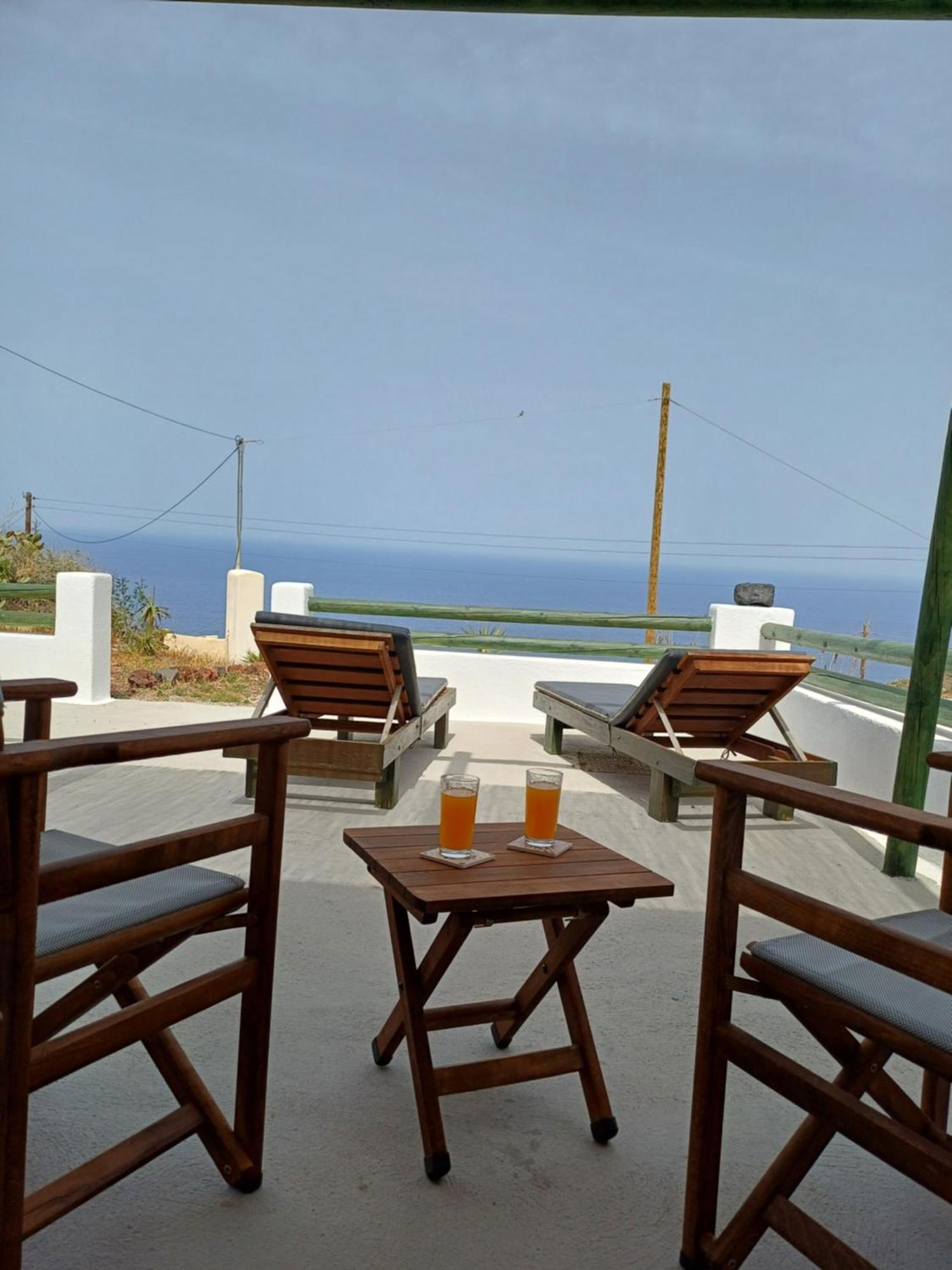 Villa 'Irene' Cycladic House With Sunrise And Sea View! Foinikiá Exterior foto
