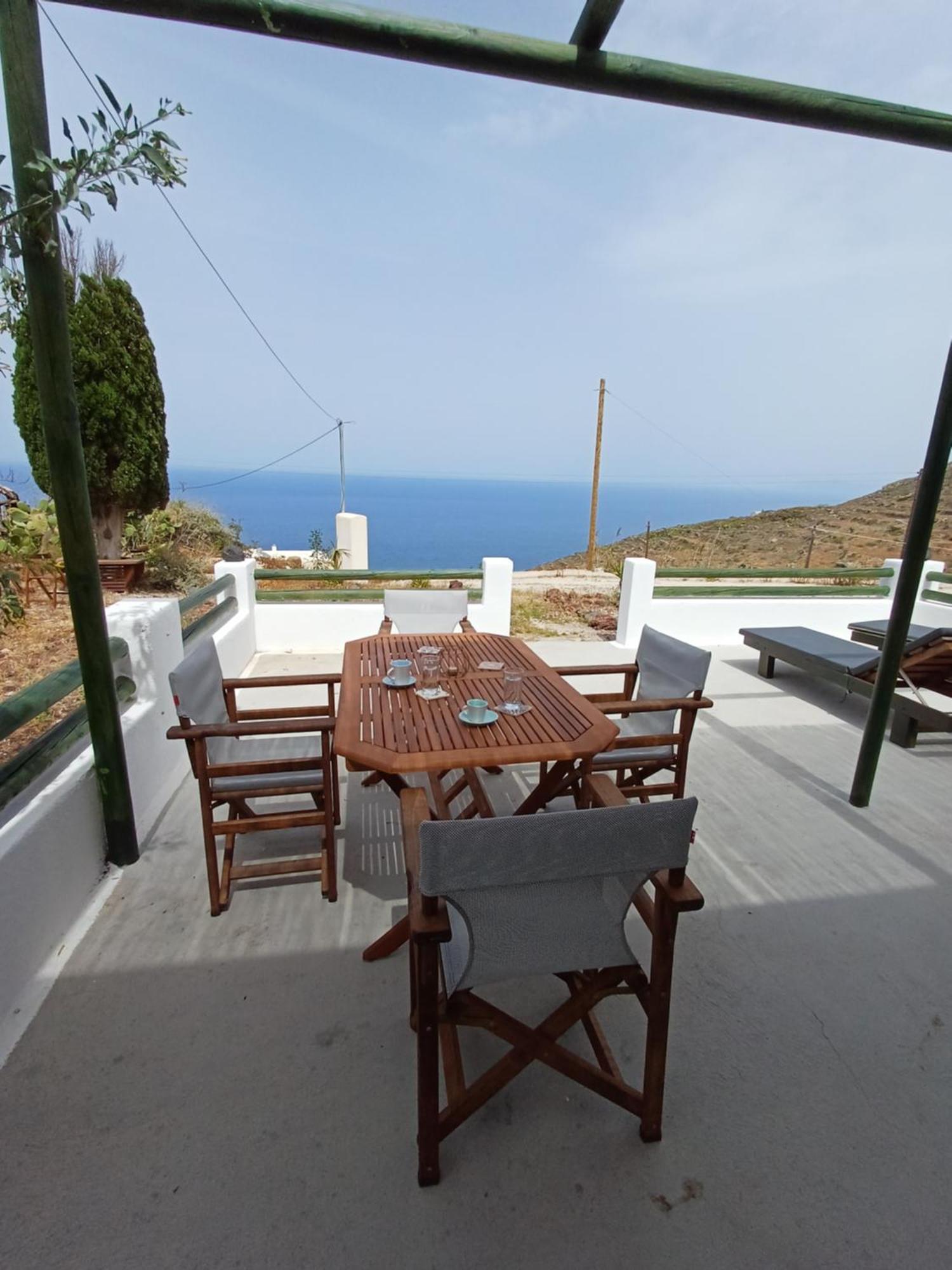 Villa 'Irene' Cycladic House With Sunrise And Sea View! Foinikiá Exterior foto